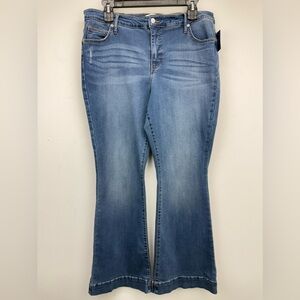 Crown & Ivy size 16W Women’s Blue Denim High Rise Flare Jeans